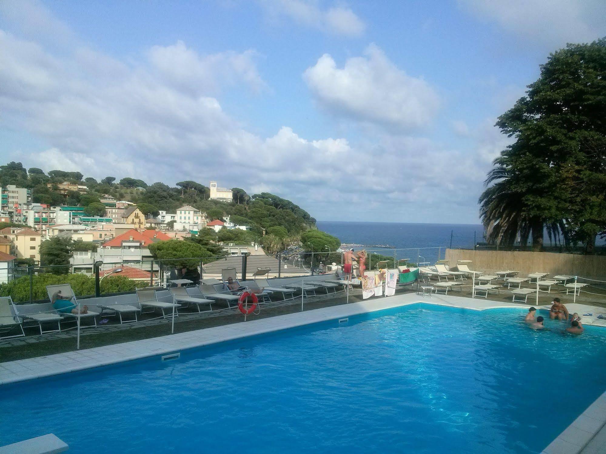Hotel Villa Adele Celle Ligure Exteriör bild